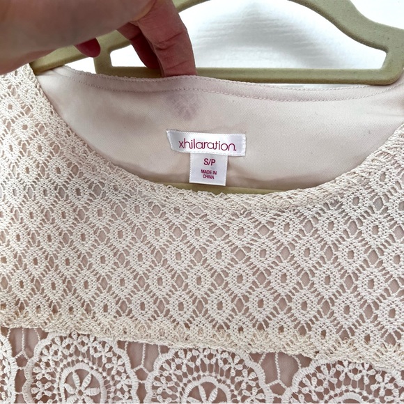 EUC cream color lace shift dress - Picture 3 of 4